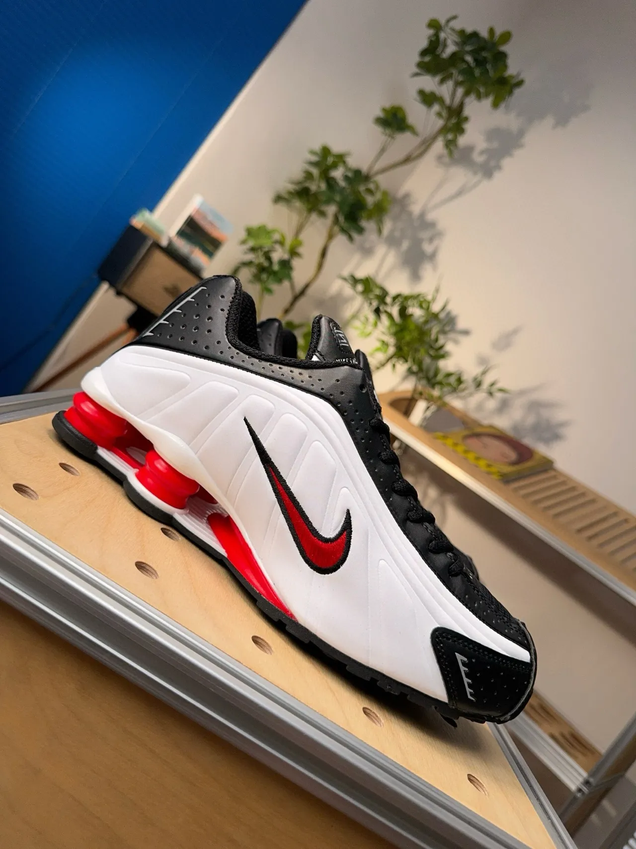 Nike White Black Low-Top Perforated Upper Lifestyle Sneakers 3