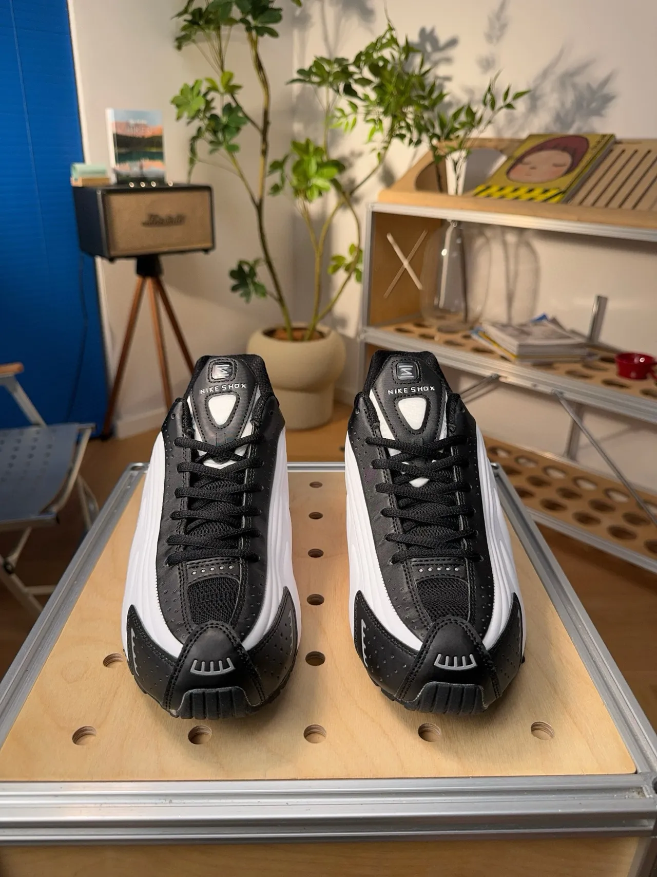 Nike White Black Low-Top Perforated Upper Lifestyle Sneakers 5