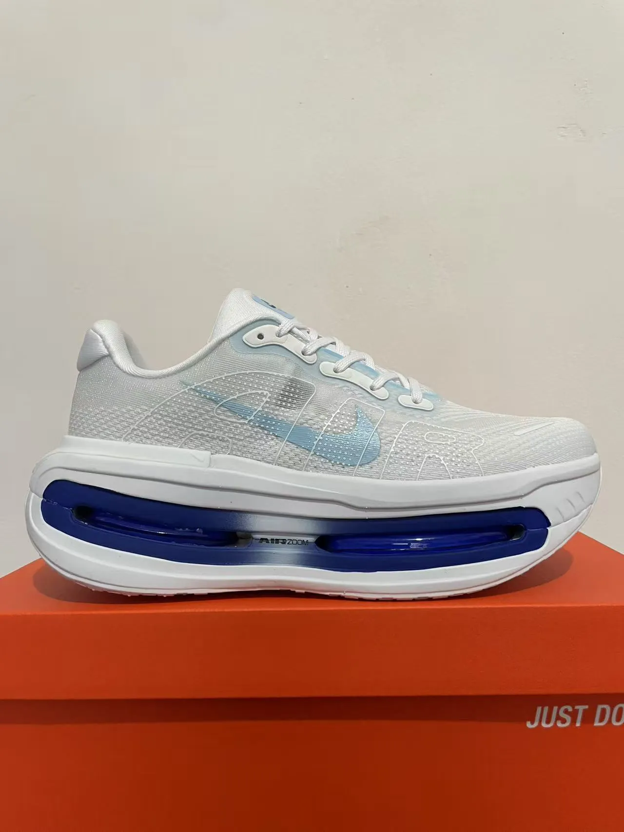 Nike White Blue Engineered Mesh Upper Visible Air Zoom Unit Running Shoes 6