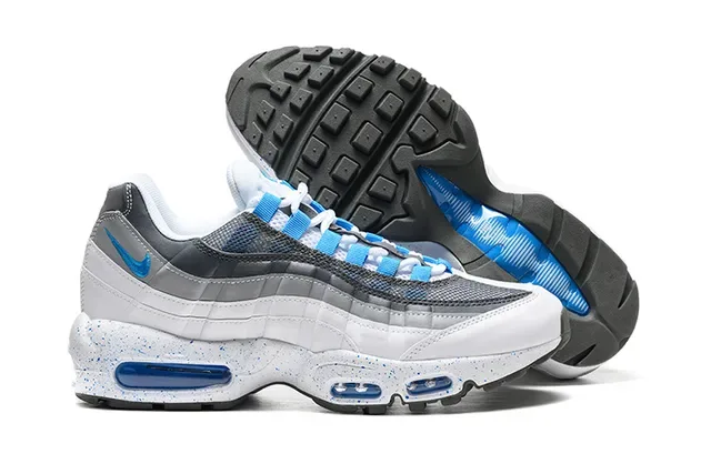 Nike White Blue Quilted Upper Visible Air Cushioning Lifestyle Sneakers 4