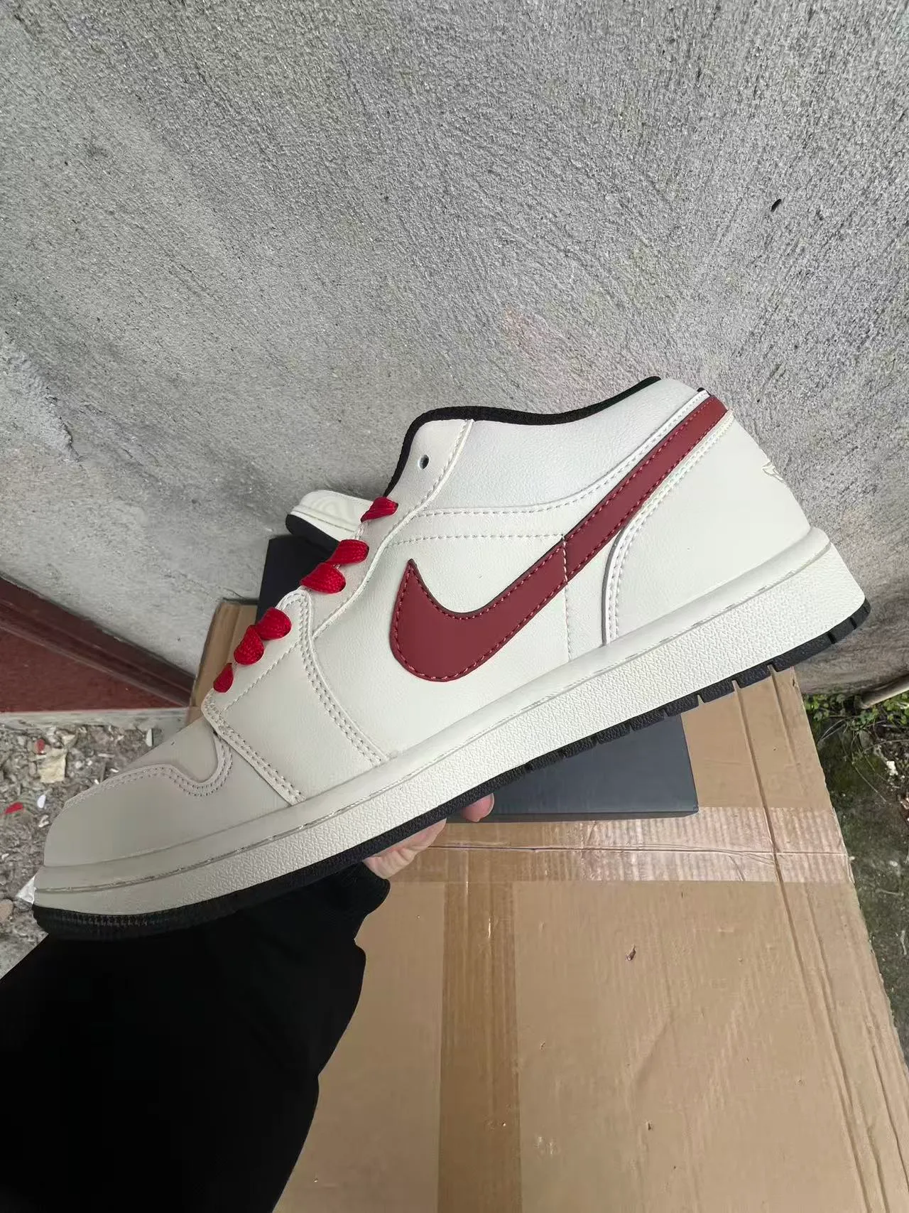Nike White Burgundy Low-Top Leather Upper Sneakers 5
