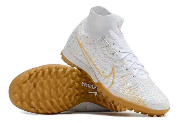 Nike White Gold Flyknit Upper Sock-Fit Collar Chaussures de football turf 2