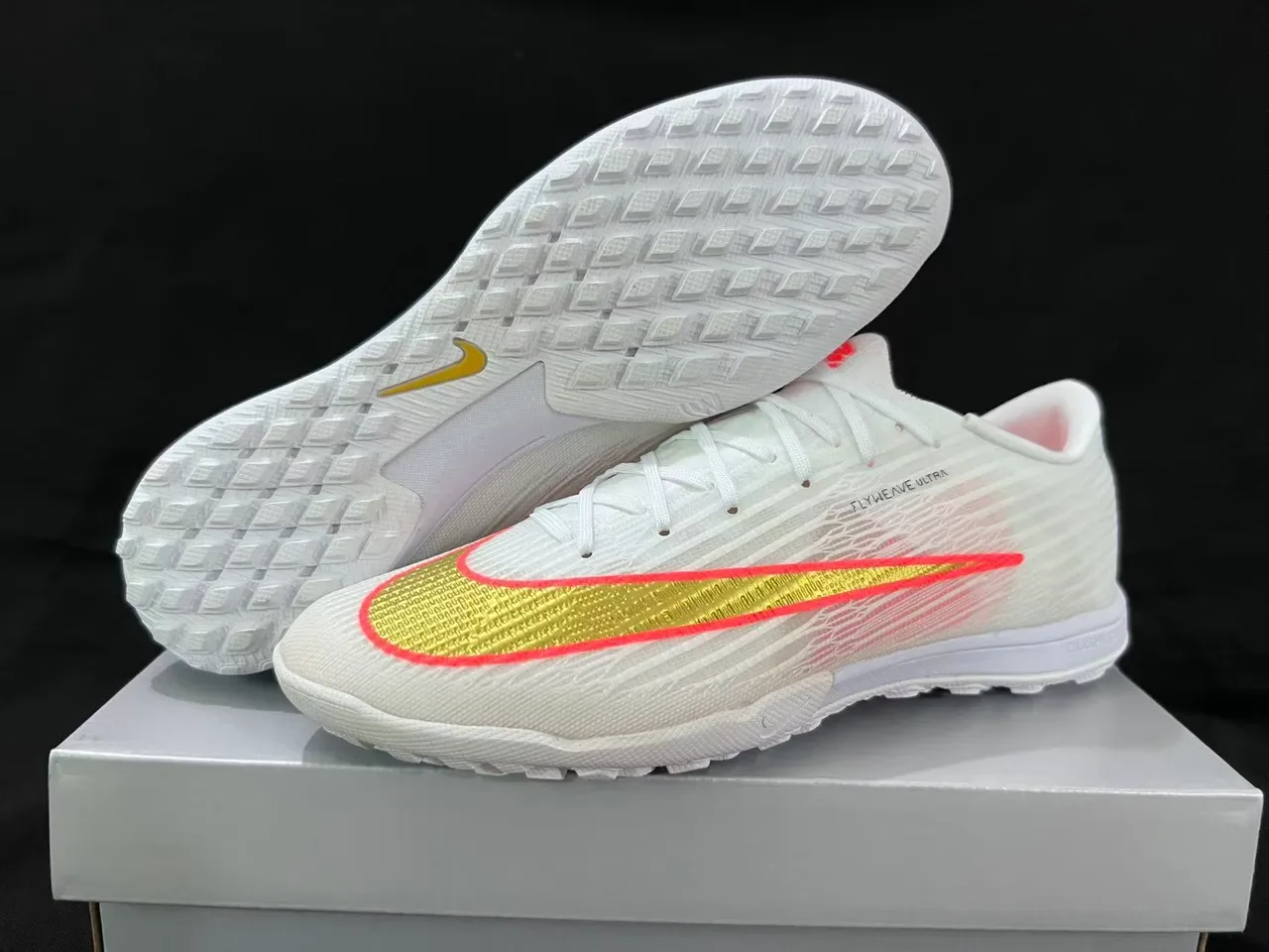 Nike White Gold Low-Cut Flyweave Knit Upper Turf Soccer Shoes 17