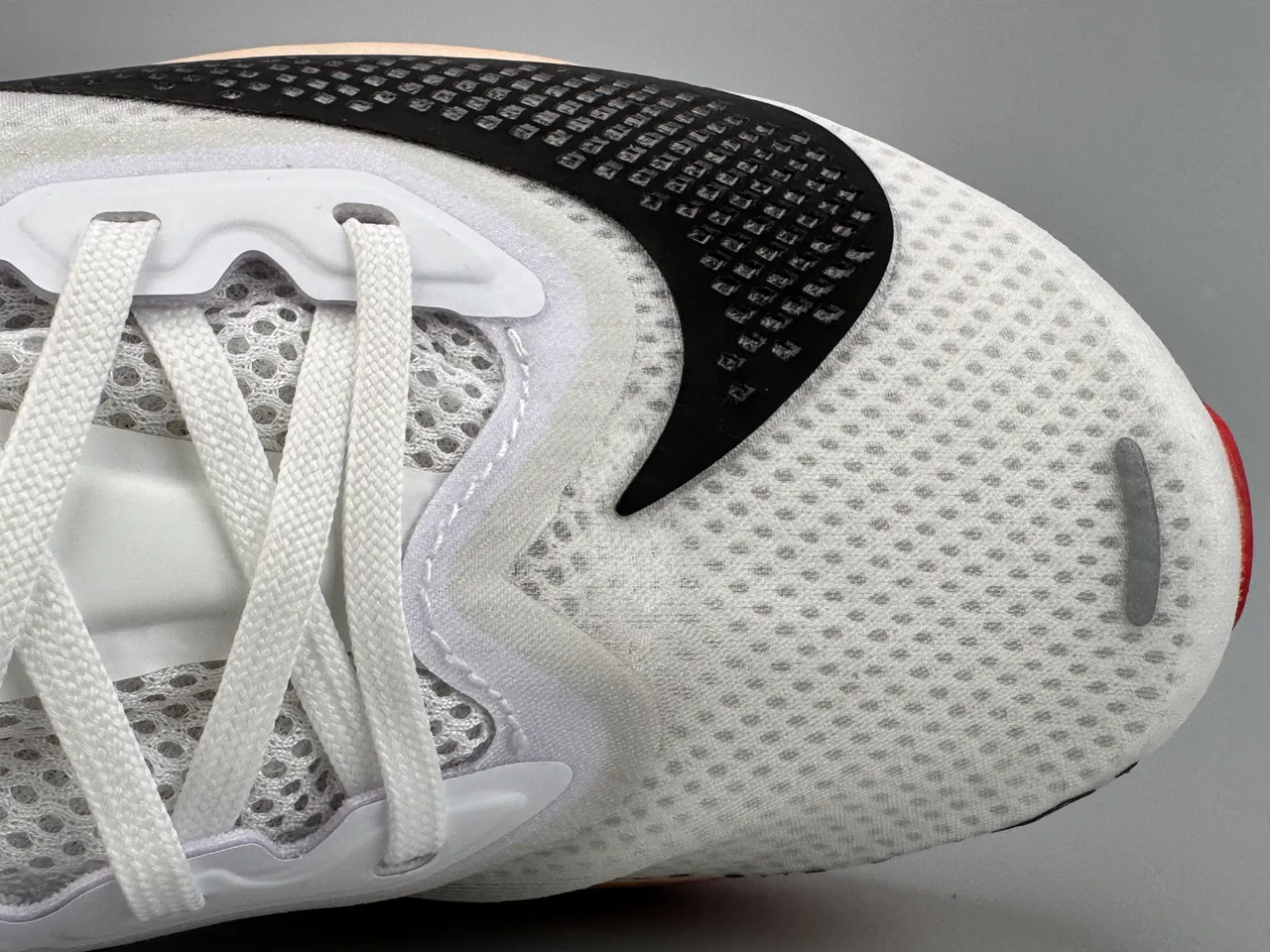 Nike White Orange Engineered Mesh Upper Sculpted ZoomX Midsole Running Shoes 6