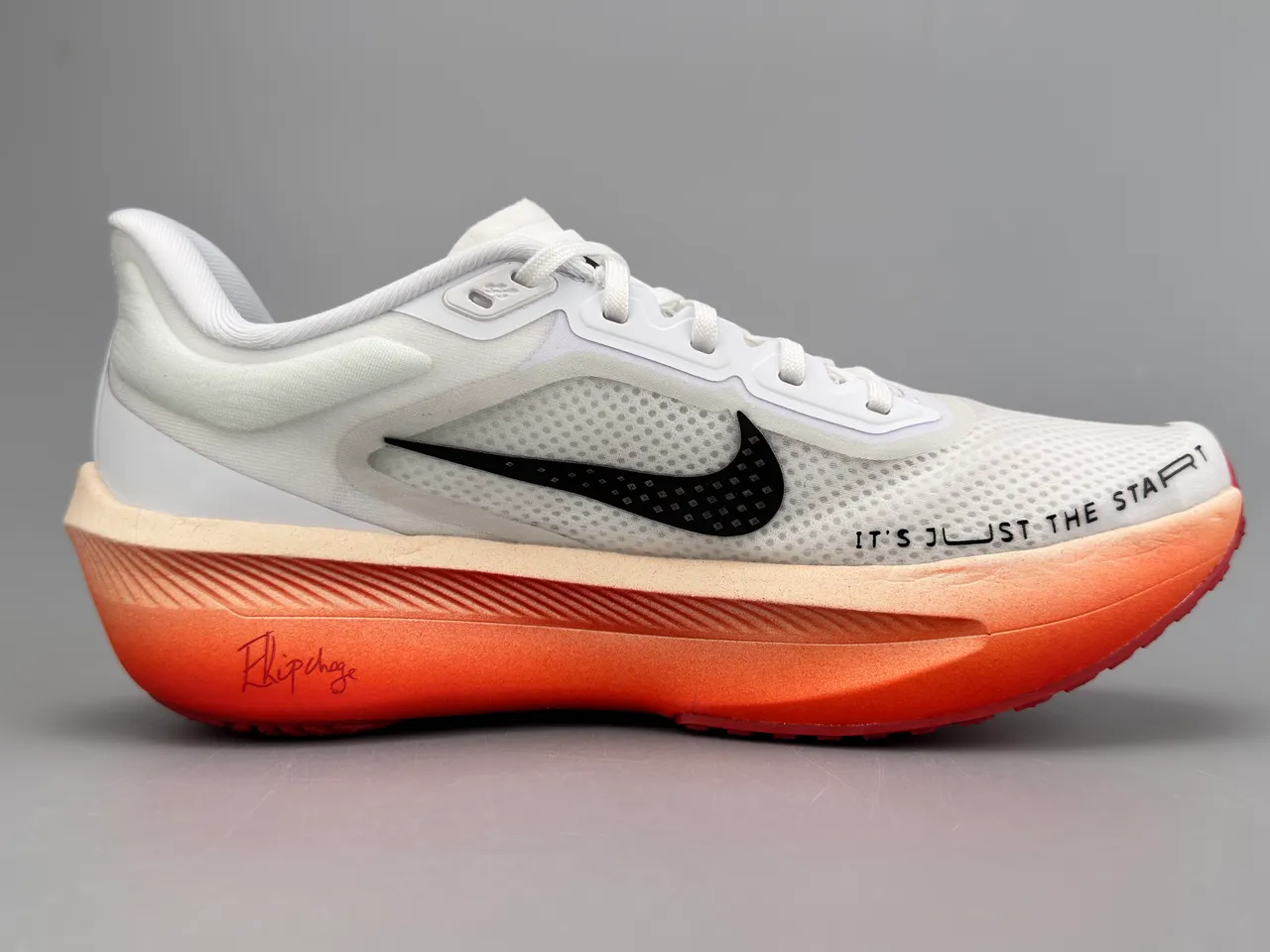 Nike White Orange Engineered Mesh Upper Sculpted ZoomX Midsole Running Shoes 10