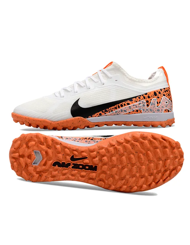 Nike Chaussures de football blanches et oranges basses à lacets en matière synthétique texturée pour gazon 6