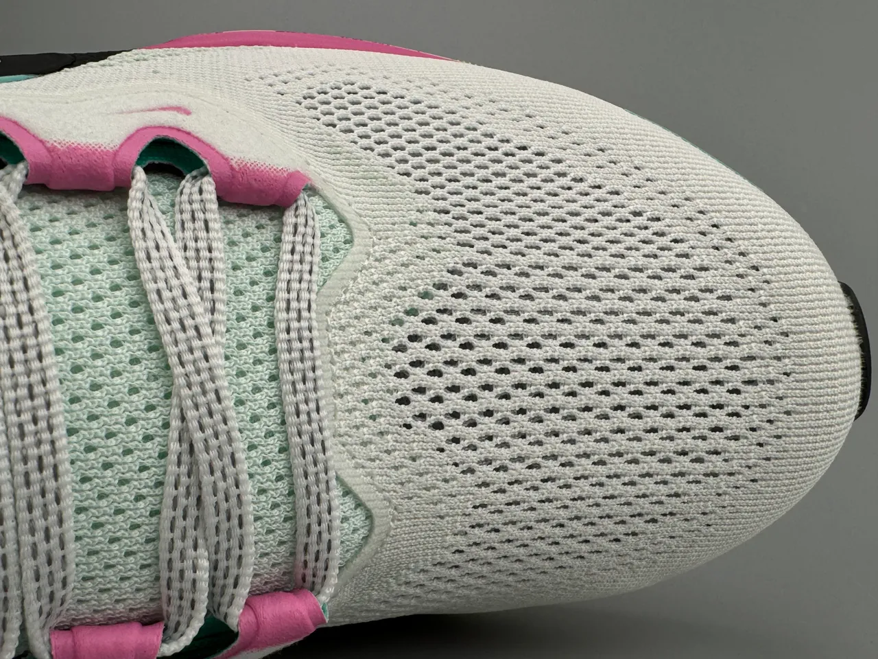 Nike White Pink Engineered Mesh Upper Visible Air Zoom Unit Running Shoes 6