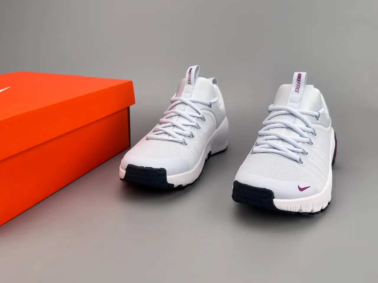 Nike White Pink Knit Upper Segmented Flex Groove Midsole Lifestyle Sneakers 3