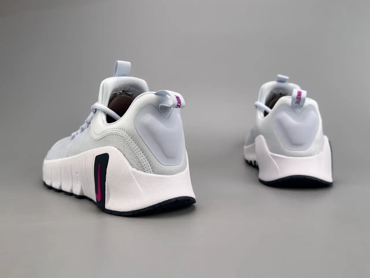Nike White Pink Knit Upper Segmented Flex Groove Midsole Lifestyle Sneakers 7