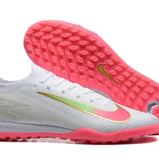 Nike Zapatillas de fútbol para césped con corte bajo, parte superior de punto, tachuelas vivas en blanco y rosa