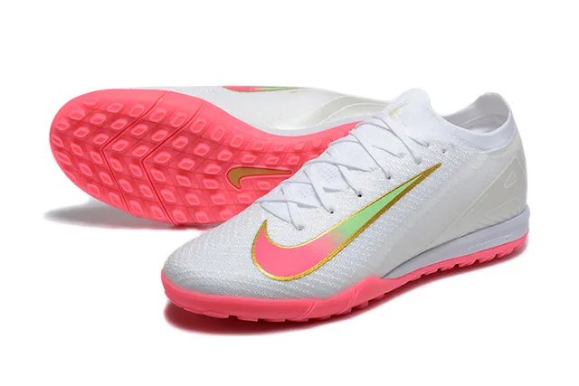 Nike Zapatillas de fútbol para césped con corte bajo, parte superior de punto, tachuelas vivas en blanco y rosa 7