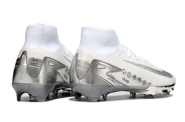 Nike Blanc et Argent Coupe Haute Collet Chaussette Overlays Métalliques Terrain Ferme Chaussures de Football 5
