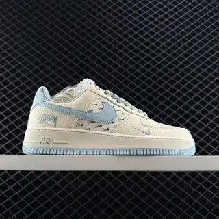 Nike x Stussy Air Force 1 Low बीज और हल्का नीला लाइफस्टाइल स्नीकर