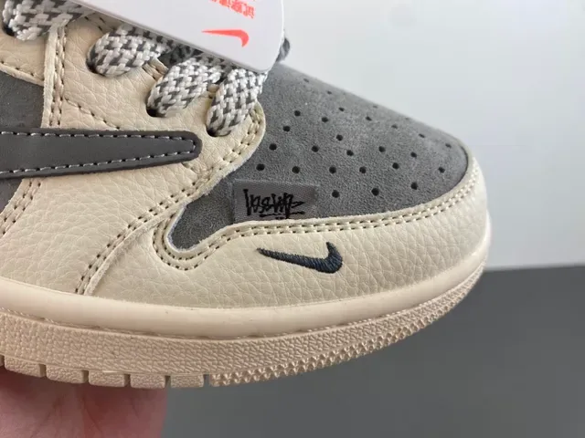 Nike x Stussy Dunk Low Off-White Gray Red Lifestyle Sneakers 2