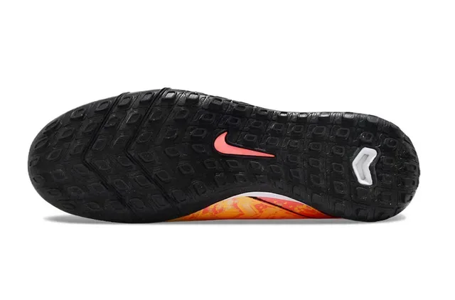 Nike Chaussures de football Turf avec upper en maille jaune orange overlay graphique en dégradé 6