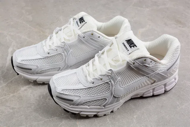 Nike Zoom 2K White Mesh and Synthetic Lifestyle Sneakers 9