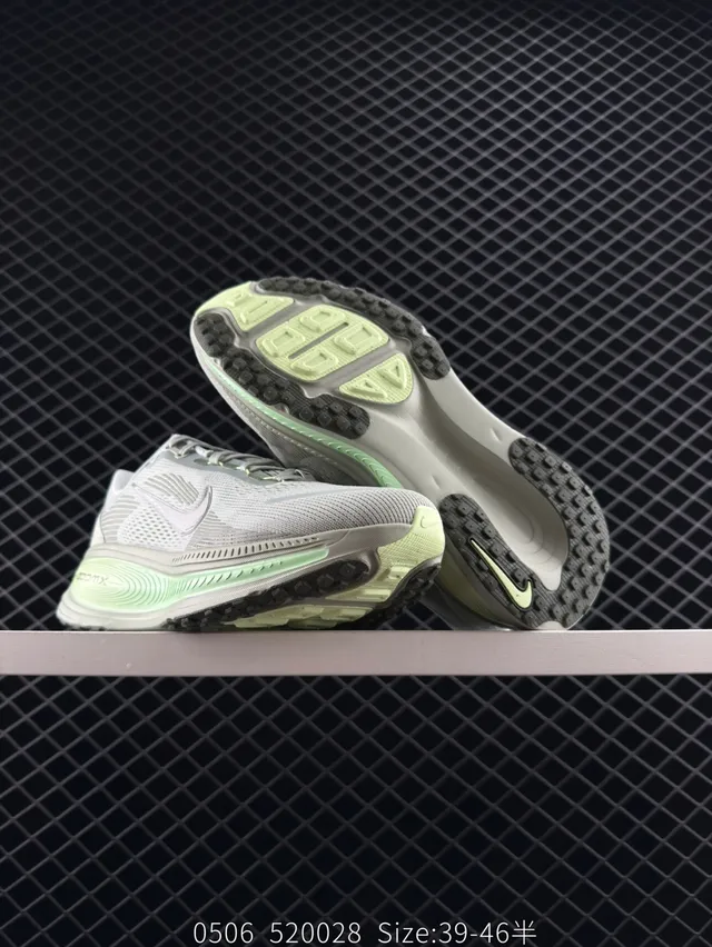 Nike ZoomX Cinza Verde Malha Rede Tênis de corrida 3