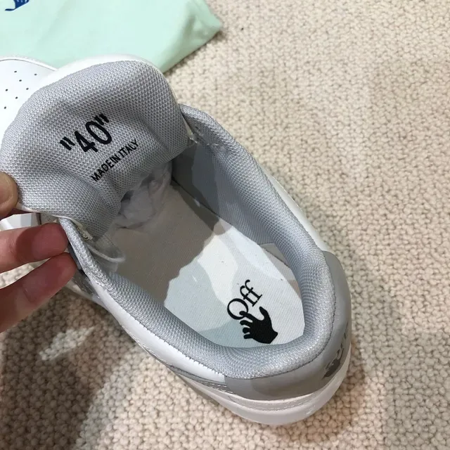 Off-White Arrow সাদা এবং ধূসর লাইফস্টাইল স্নিকার্স 4