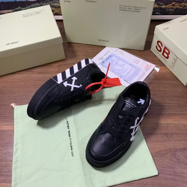 Off-White حذاء رياضي صناعي خطوط قطرية أسود أسلوب حياة 5