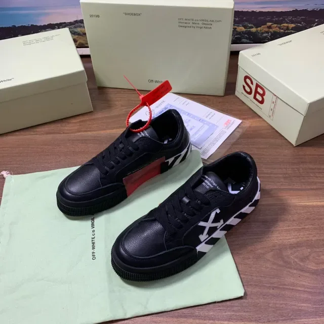 Off-White حذاء رياضي صناعي خطوط قطرية أسود أسلوب حياة 7