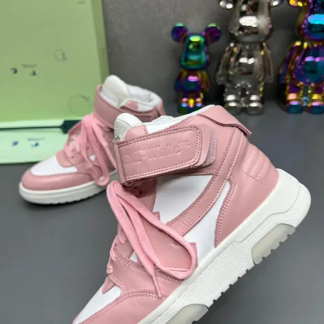 Off-White Chaussures Lifestyle Rose à Talon Haut avec Sangle 5