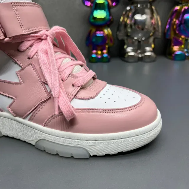 Off-White Chaussures Lifestyle Rose à Talon Haut avec Sangle 6