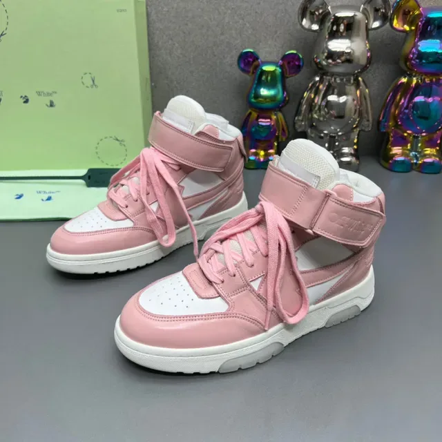 Off-White Chaussures Lifestyle Rose à Talon Haut avec Sangle 8