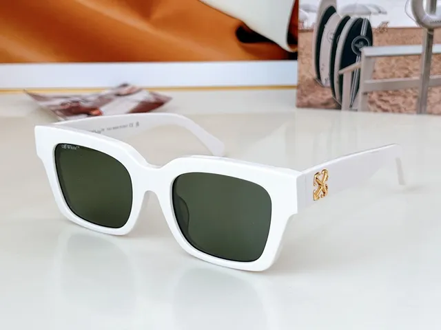 Off-White Rectangular Translucent Lavender Sunglasses 3