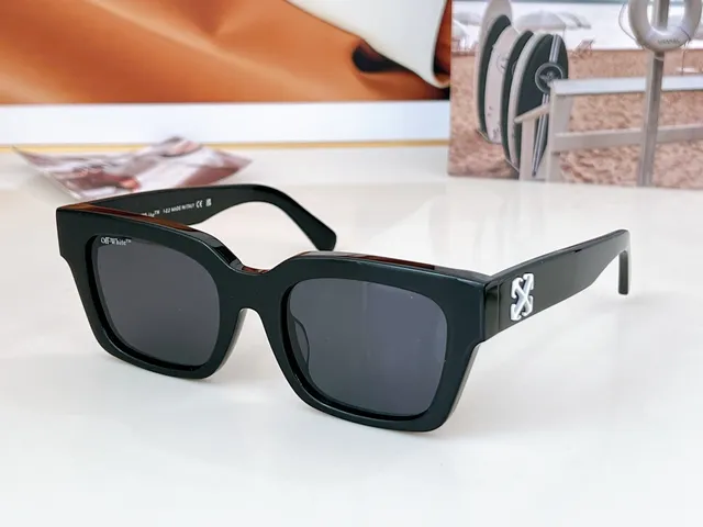 Off-White Rectangular Translucent Lavender Sunglasses 4