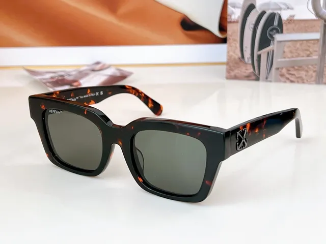 Off-White Rectangular Translucent Lavender Sunglasses 7