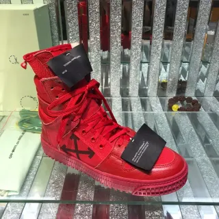 Off-White أحمر أسود عالي أحادي اللون أسلوب حياة حذاء رياضي