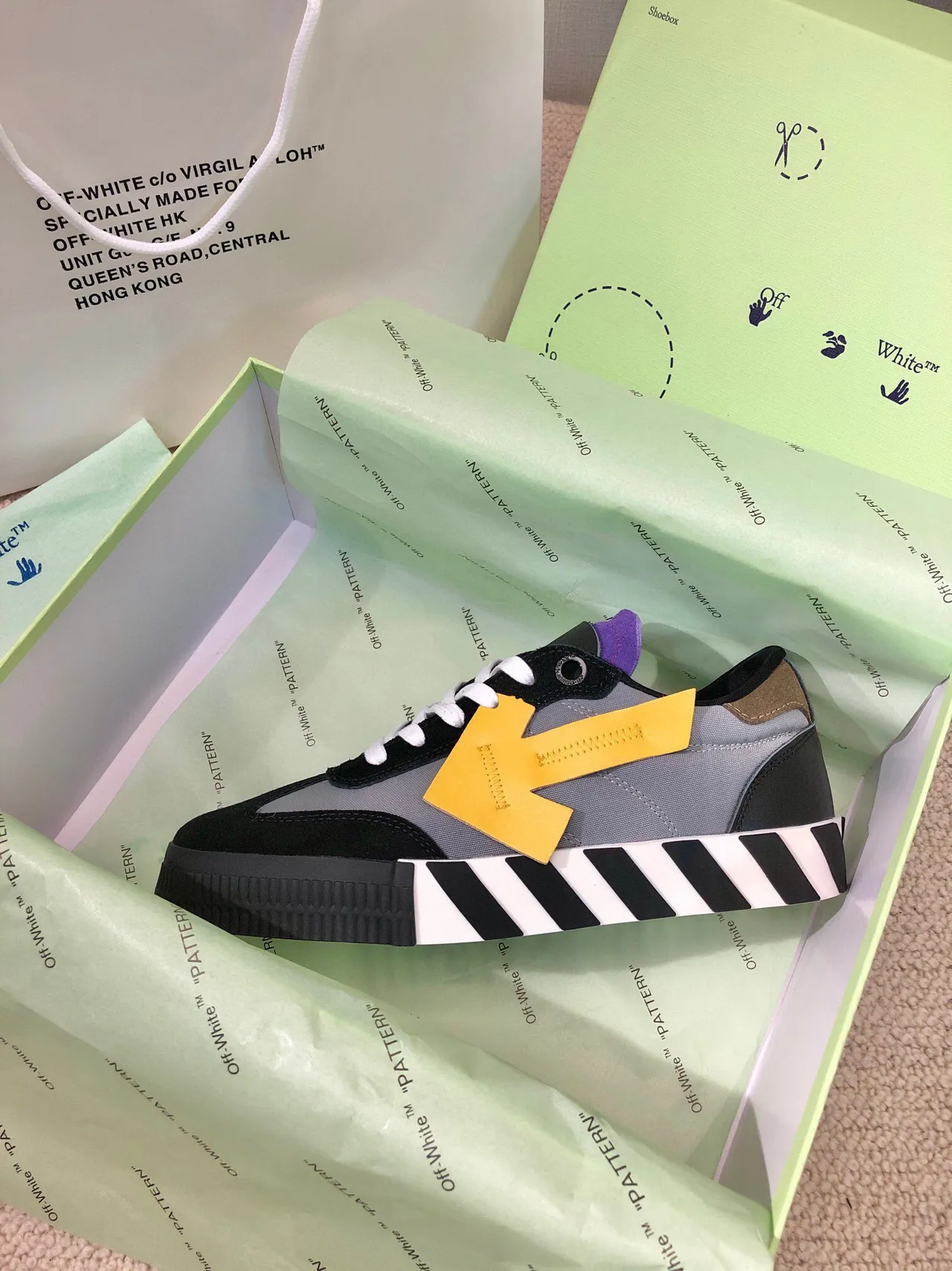 Off-White The Ten Industrial-Luxe baskets lifestyle à bout bas 3