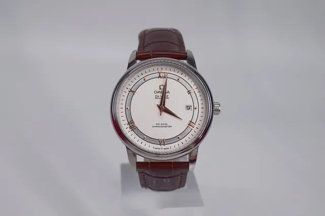 Omega De Ville Co-Axial Chronometer Cadran Branco Couro Marrom Relógio Mecânico 6