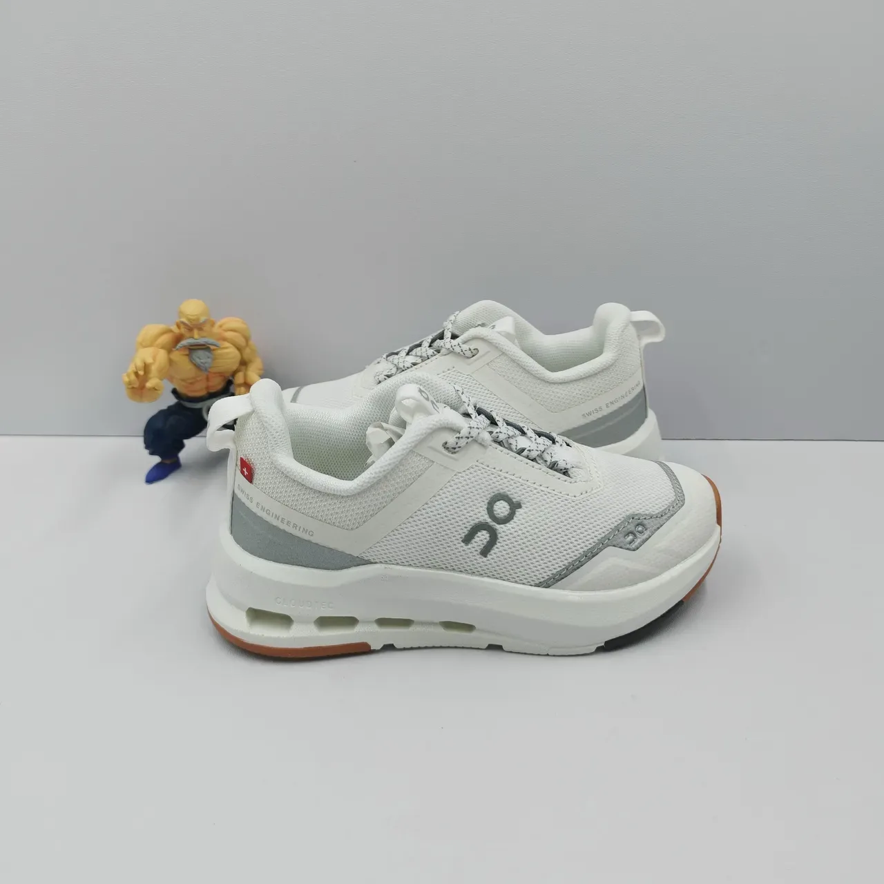 On Cloud Black White Midsole Mesh Upper Lifestyle Sneakers 19