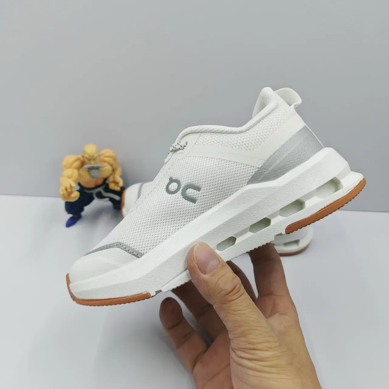 On Cloud Black White Midsole Mesh Upper Lifestyle Sneakers 21