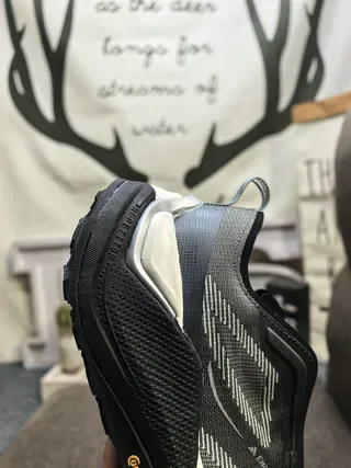 En gris blanco esculpido medi suela ingenieril malla upper lifestyle sneakers 13