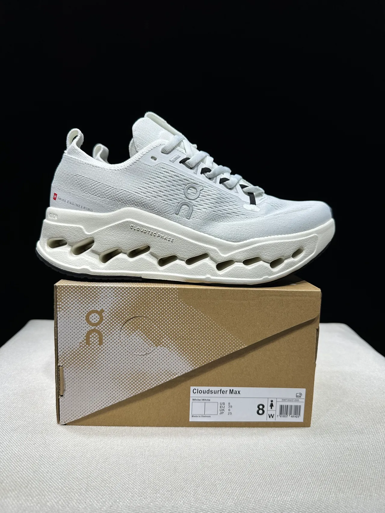 On White Black Engineered Mesh Upper Hollowed Hexagonal Midsole Pods Running Shoes 14