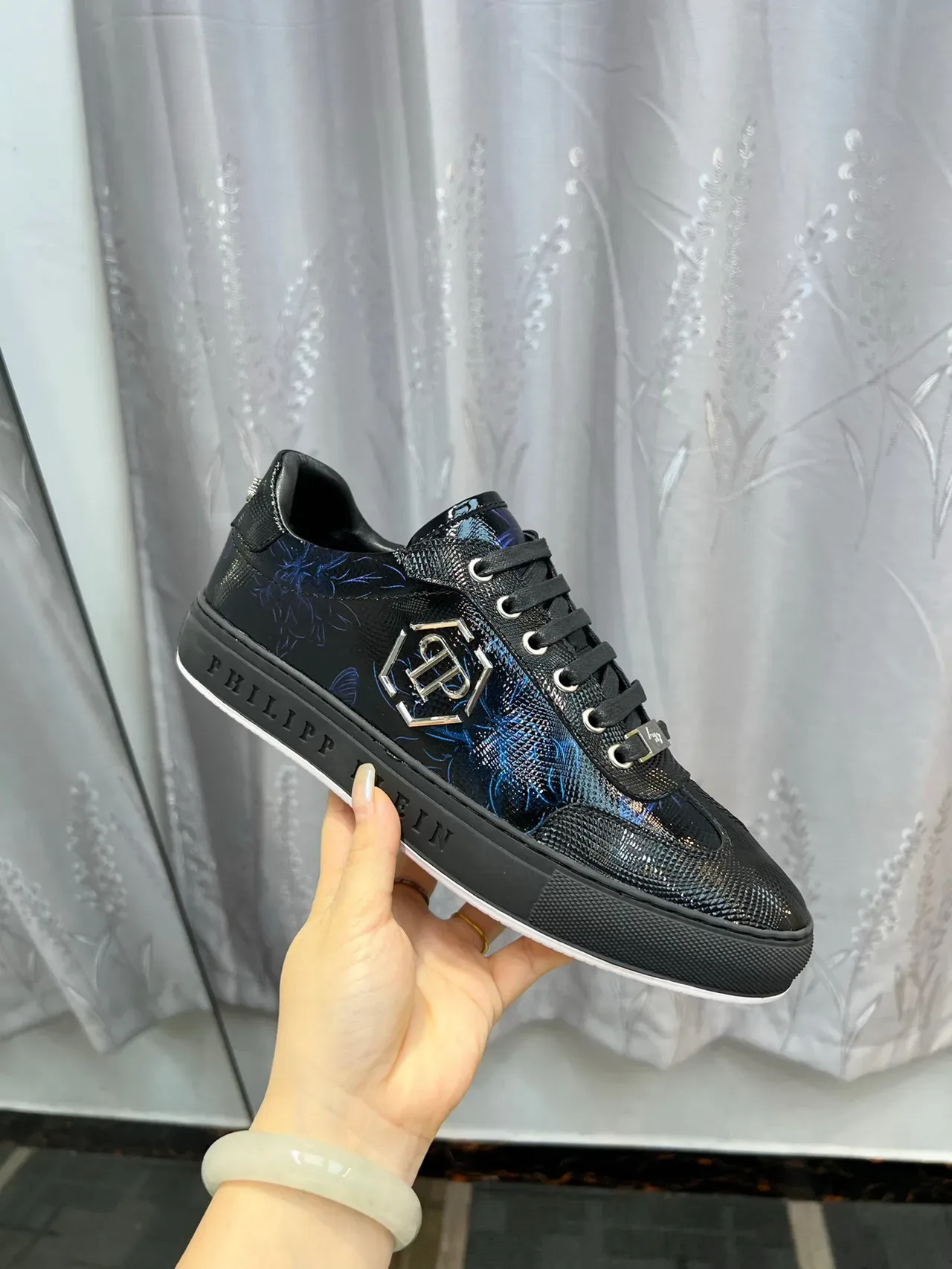 Philipp Plein Preto Azul Brilhante Textura de Pele de Cobra Parte Superior Estampa Floral Iridescente Tênis Lifestyle 5