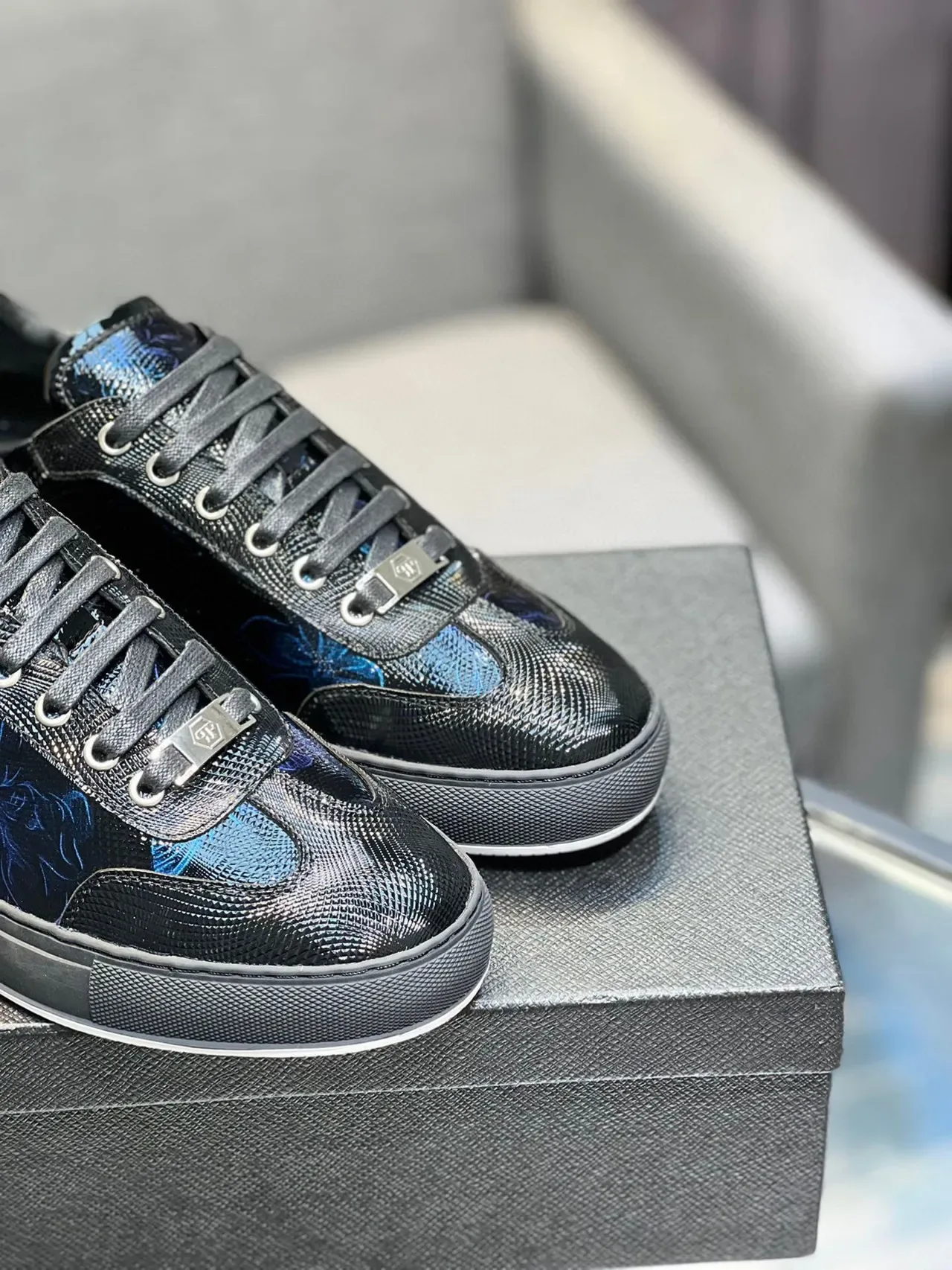 Philipp Plein Preto Azul Brilhante Textura de Pele de Cobra Parte Superior Estampa Floral Iridescente Tênis Lifestyle 8