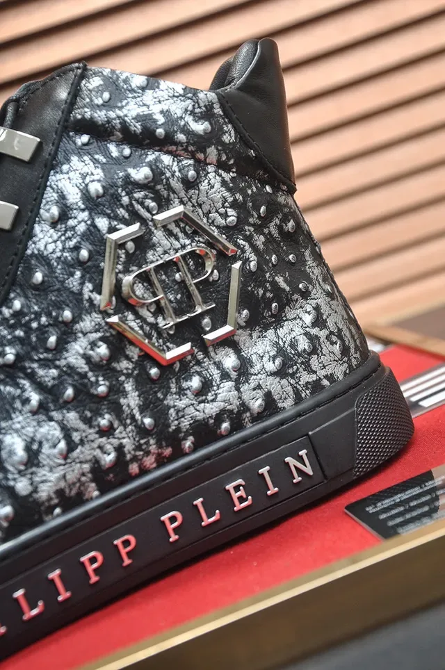 Philipp Plein Tênis Lifestyle de Couro Preto Prata com Rebites Alto 9