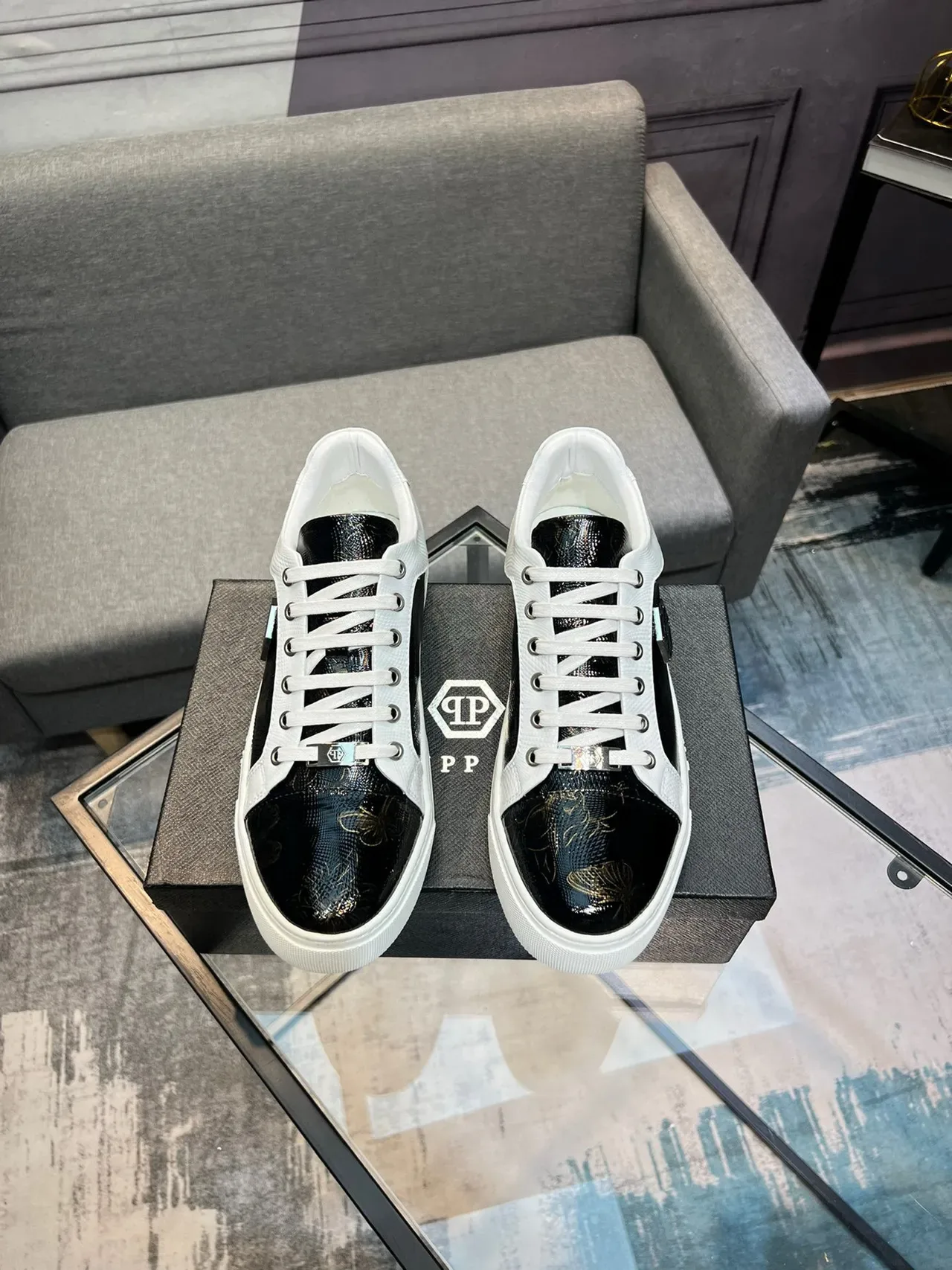 Philipp Plein Preto Branco Superior Patentado Dourado Impressão de Borboleta Tênis Lifestyle 2