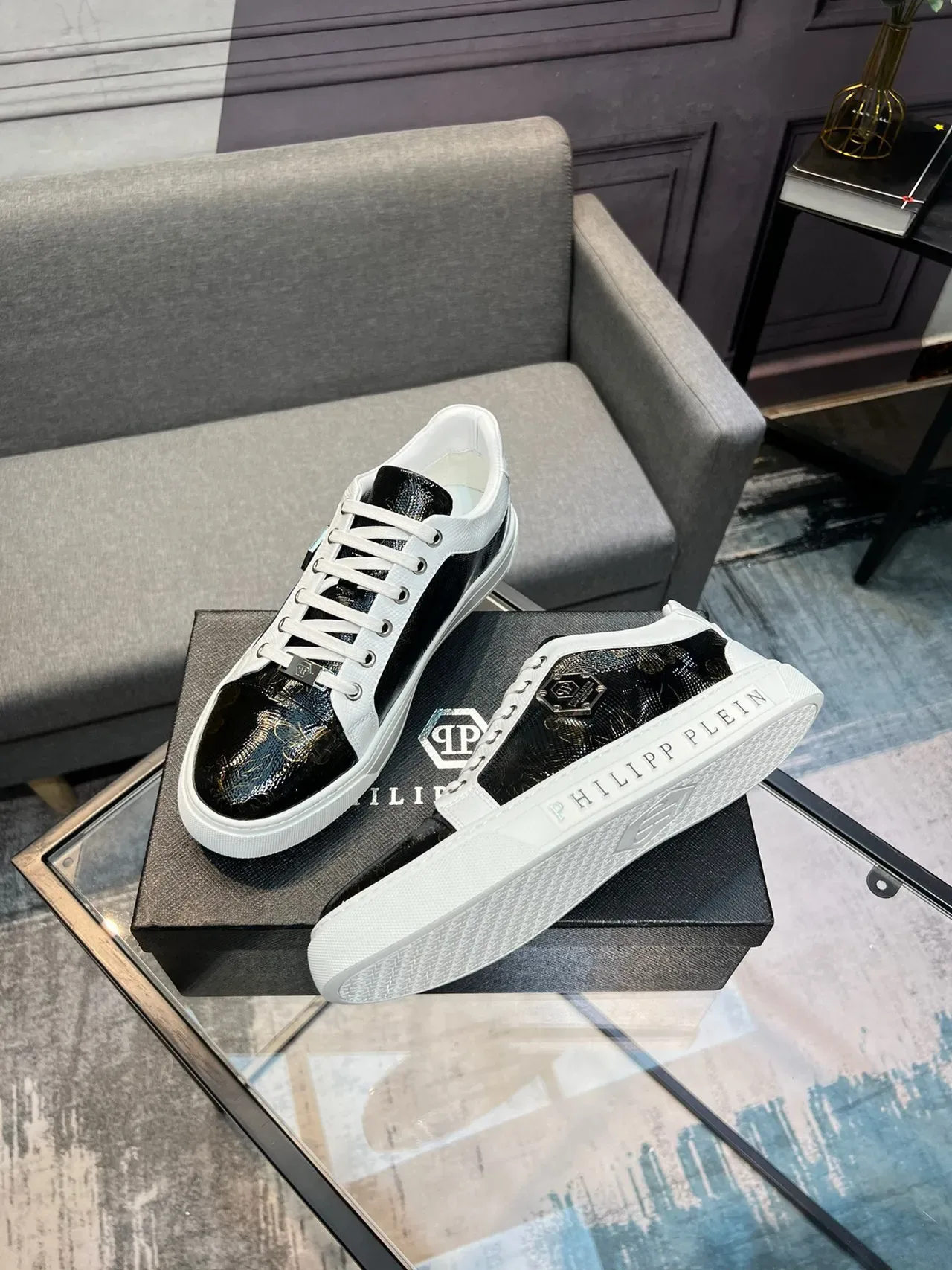 Philipp Plein Preto Branco Superior Patentado Dourado Impressão de Borboleta Tênis Lifestyle 4