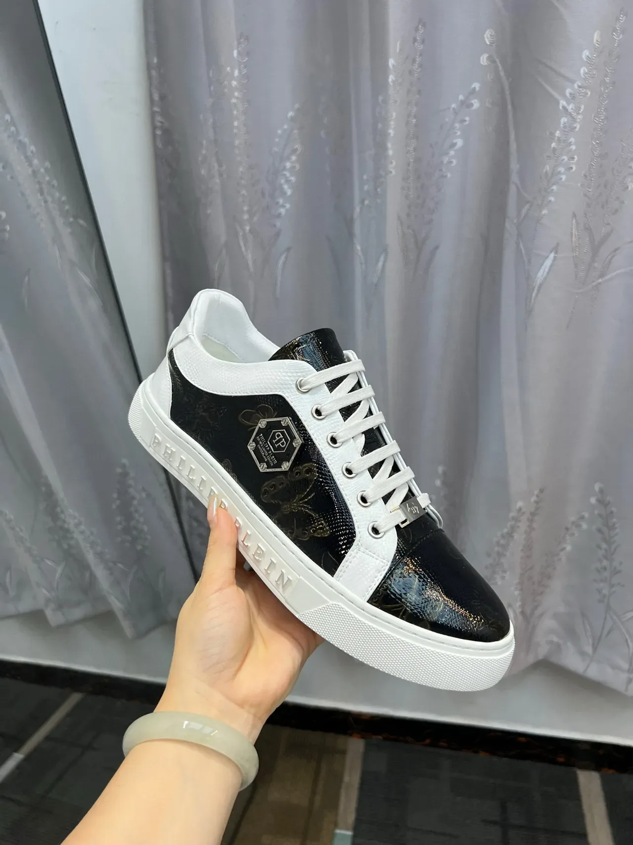Philipp Plein Preto Branco Superior Patentado Dourado Impressão de Borboleta Tênis Lifestyle 6