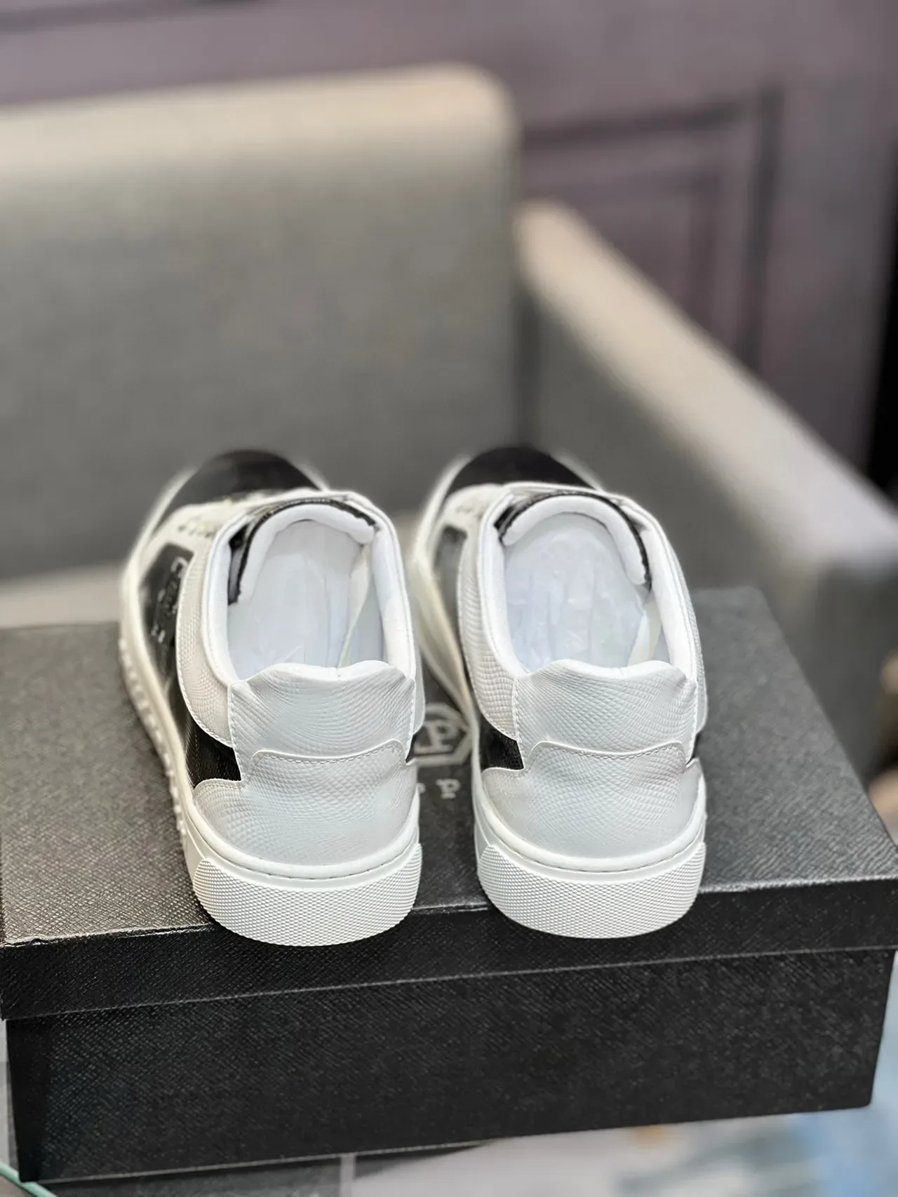 Philipp Plein Preto Branco Superior Patentado Dourado Impressão de Borboleta Tênis Lifestyle 8
