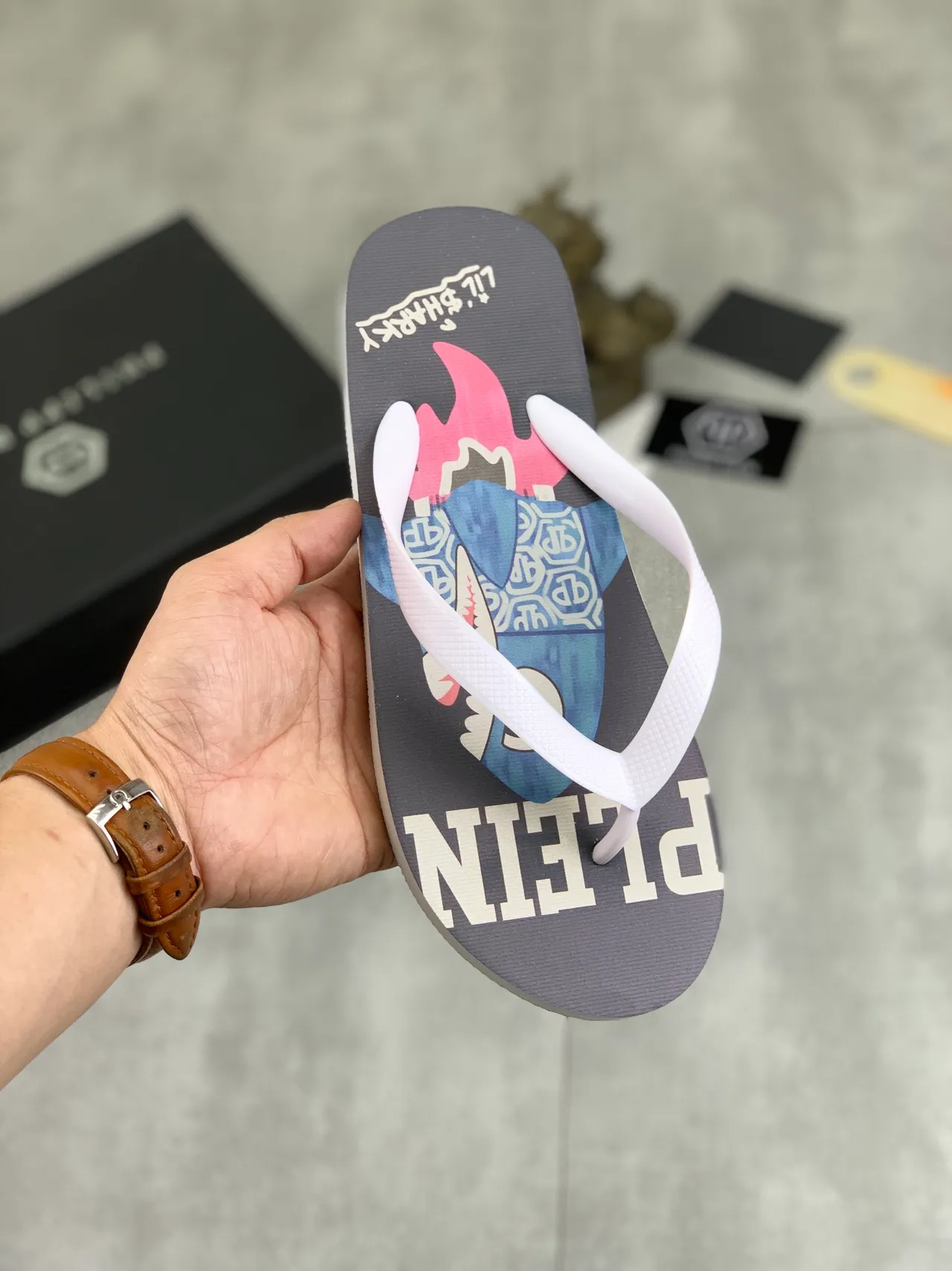 Philipp Plein Graphic-Print Flip-Flop Slippers 18
