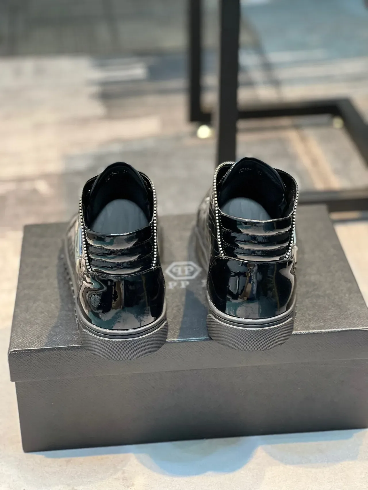 Philipp Plein أحذية رياضية lifestyle عالية الارتفاع لامعة بتصميم تمساح أسود 2