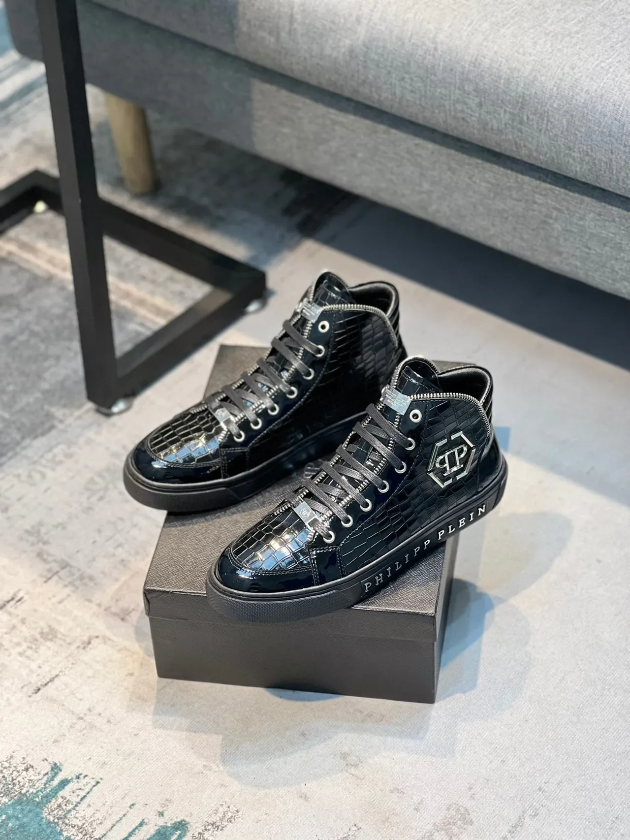 Philipp Plein أحذية رياضية lifestyle عالية الارتفاع لامعة بتصميم تمساح أسود 7