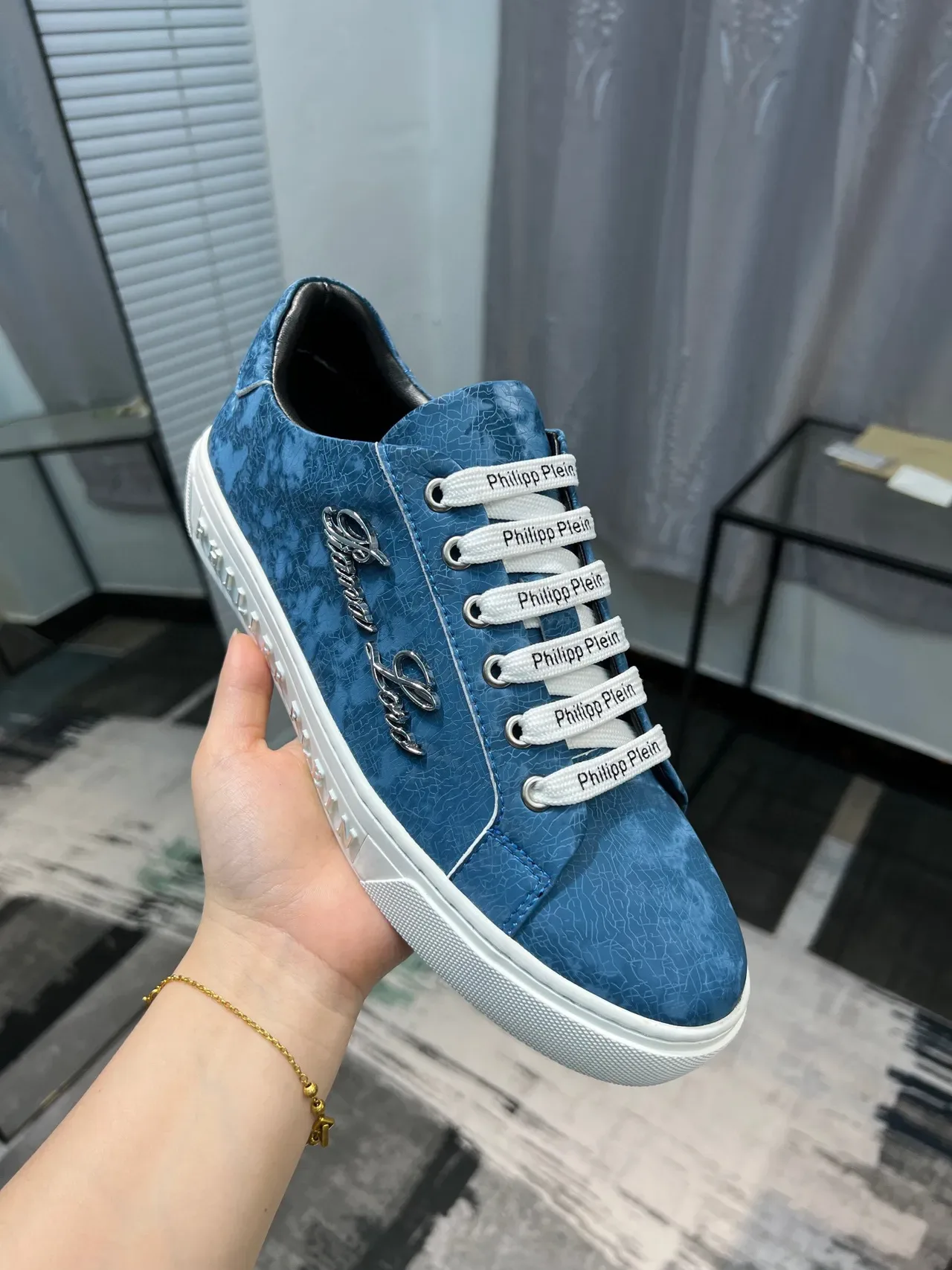 Philipp Plein Sneakers Lifestyle Bleu Blanc Haut Texturé Semelle Milieu Embossée Logo Sneakers Lifestyle 6