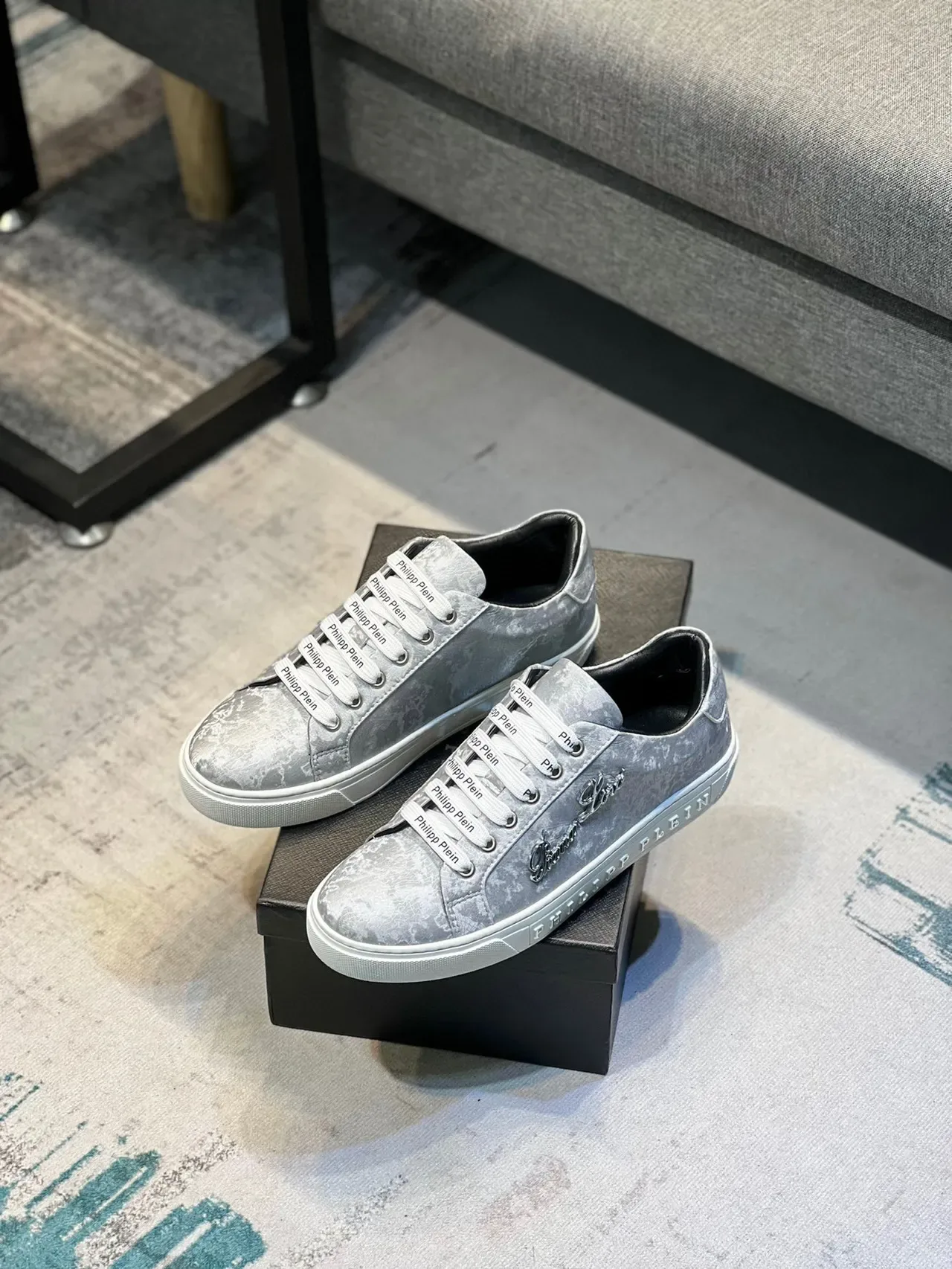Philipp Plein Lifestyle Sneaker Silver Black Metallic Cracked-Leather Upper Embossed Brand Midsole Lifestyle Sneakers 7