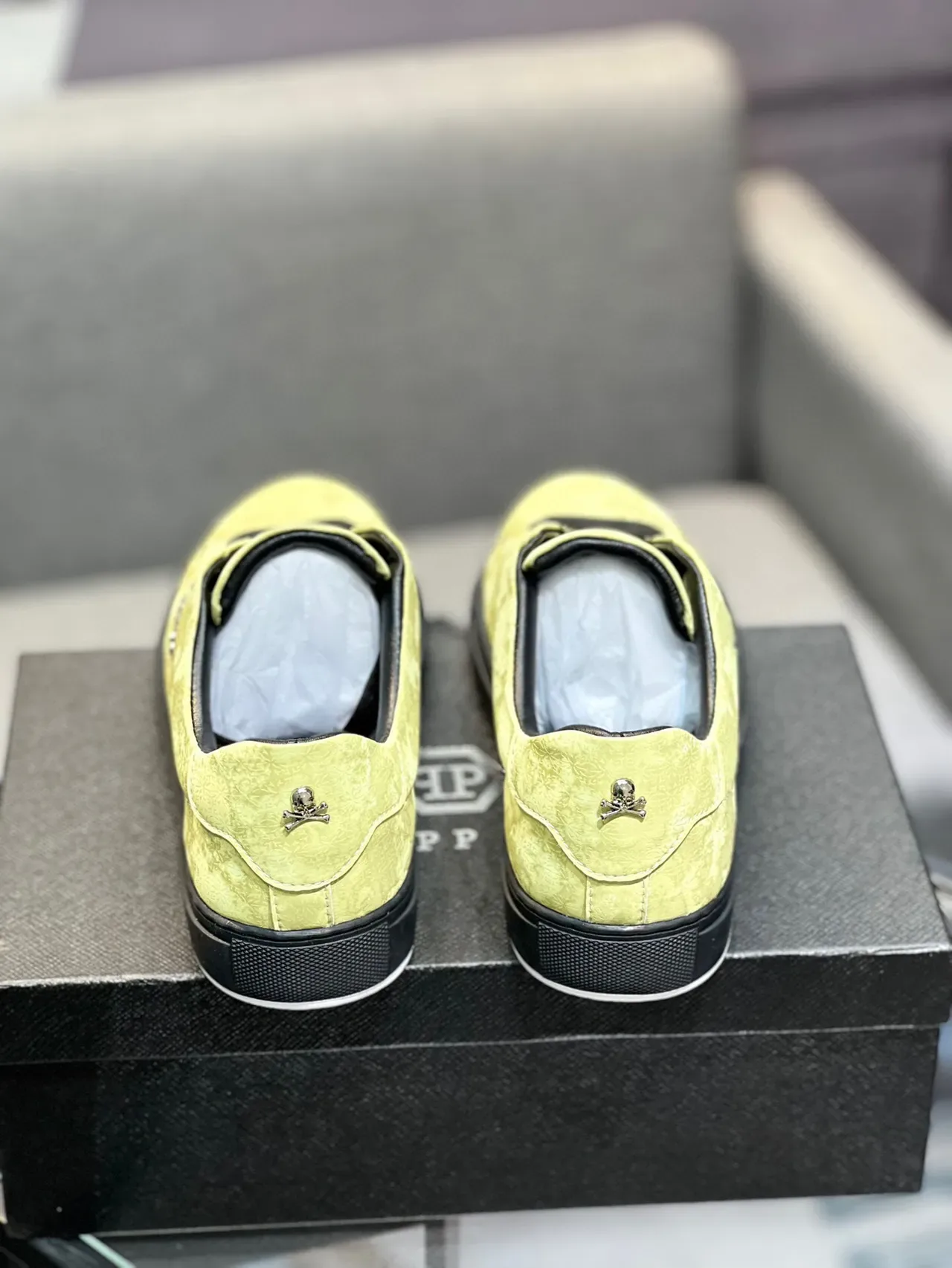 Philipp Plein Lifestyle Sneaker Yellow Black Suede Upper Metal Skull Plaque Lifestyle Sneakers 8
